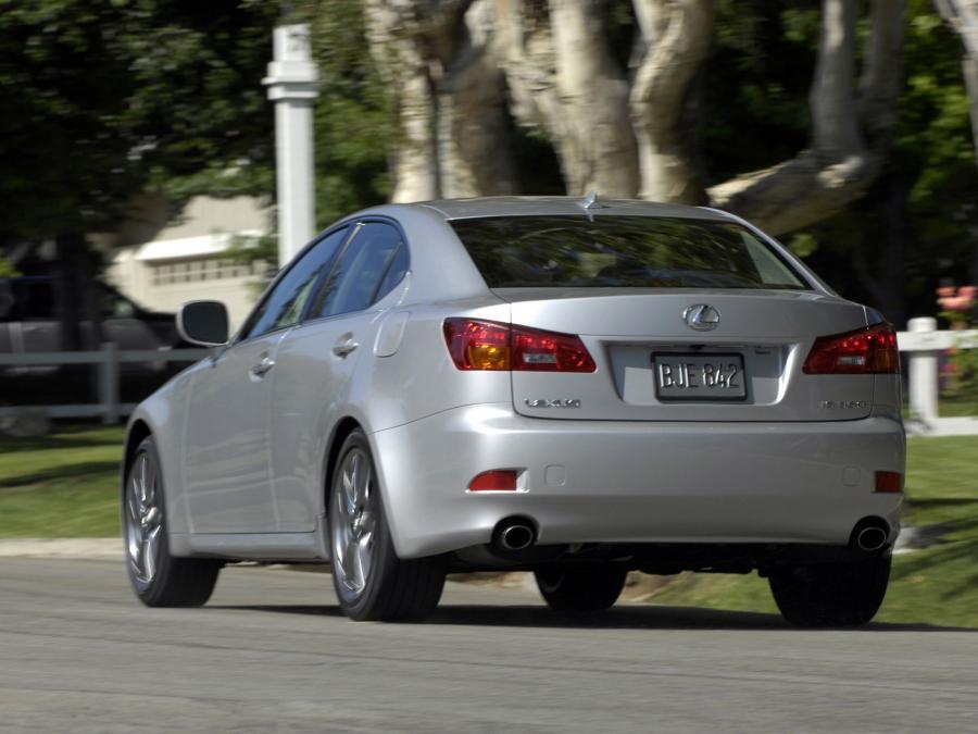  Lexus IS350 2005 года  (фото 8 из 82)
